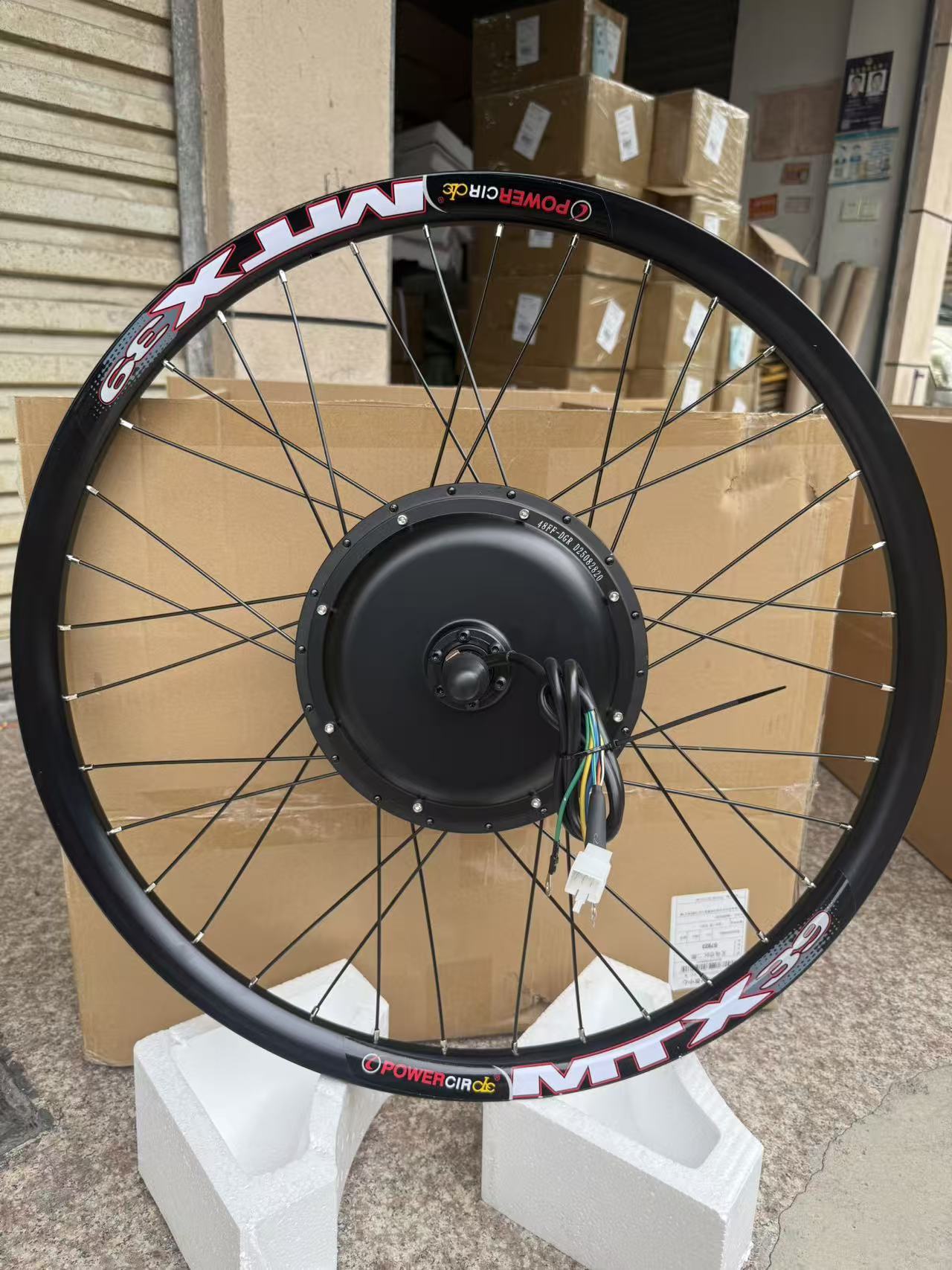 محرك كهربائي أمامي وخلفي بدون  - مراجعة 72V 5000W Hub Motor Kit وسعره